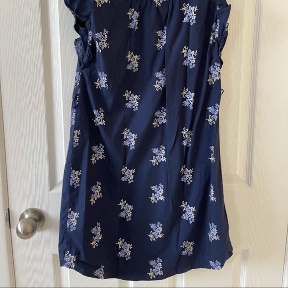 Summer dress with flower pattern. - Picture 2 of 2